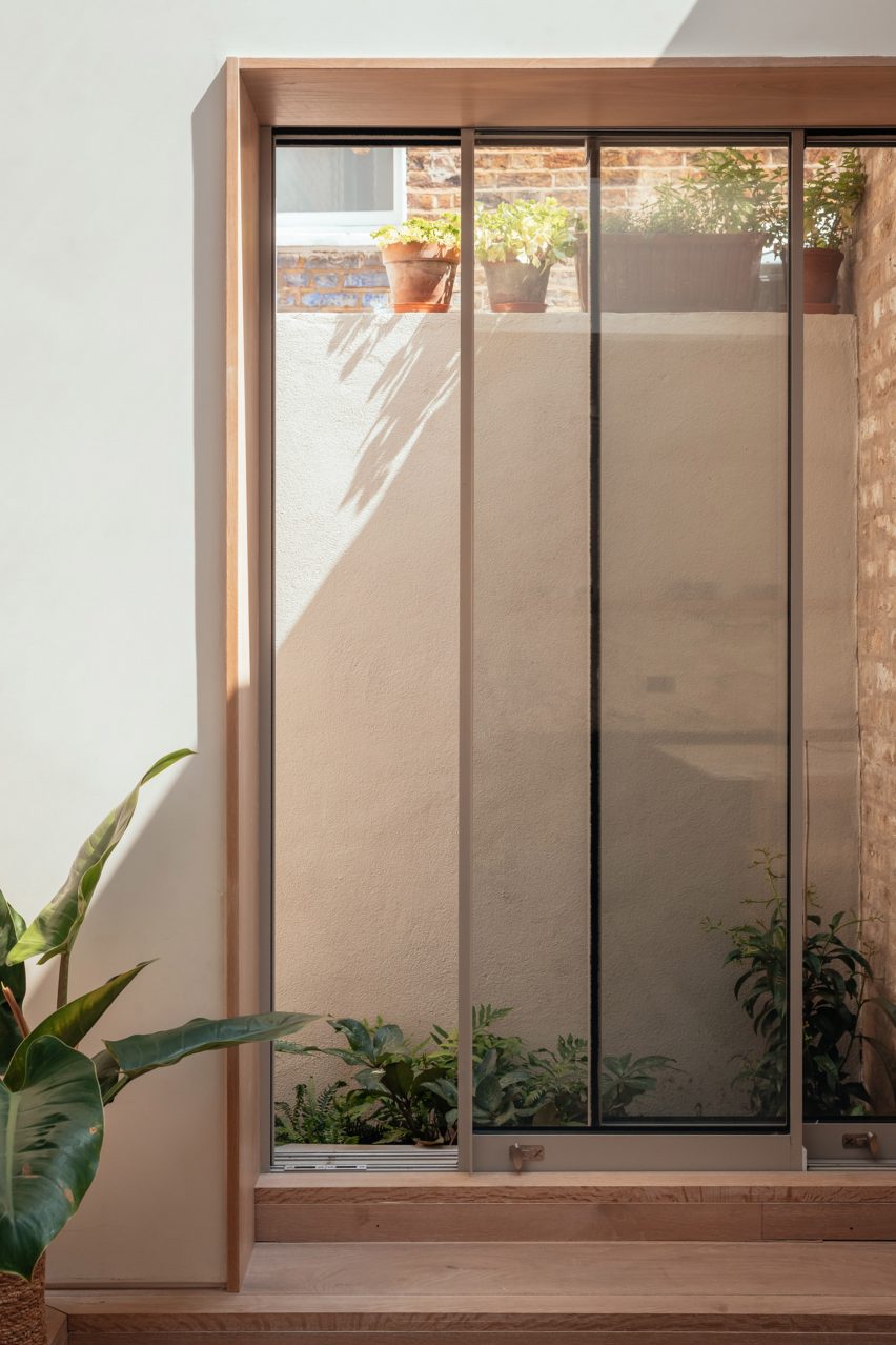 London home extension by Oliver Leech Architects