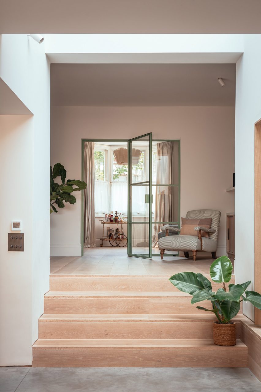London home extension by Oliver Leech Architects