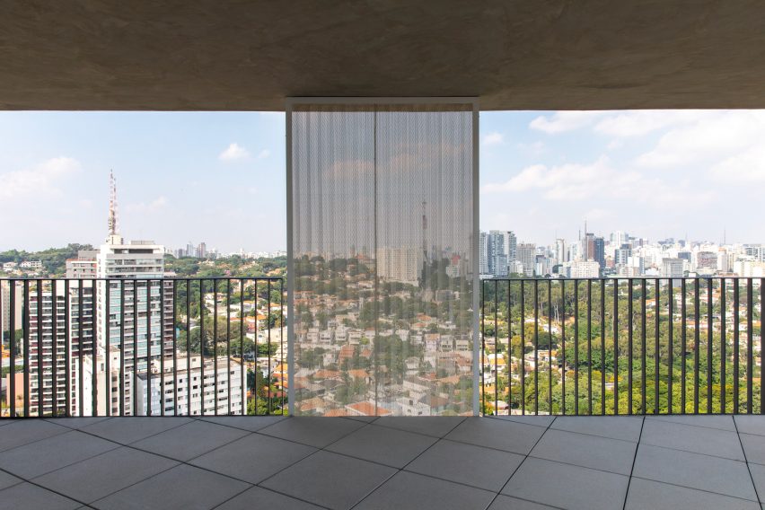 Onze22 tower by Triptyque
