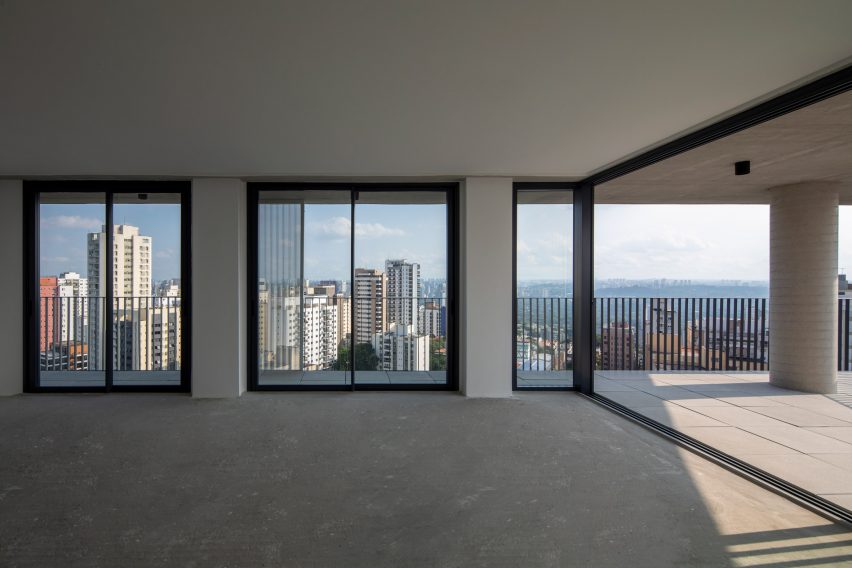 Onze22 tower by Triptyque
