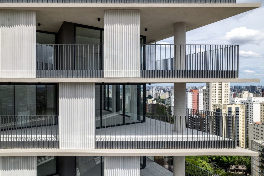 Onze22 tower by Triptyque