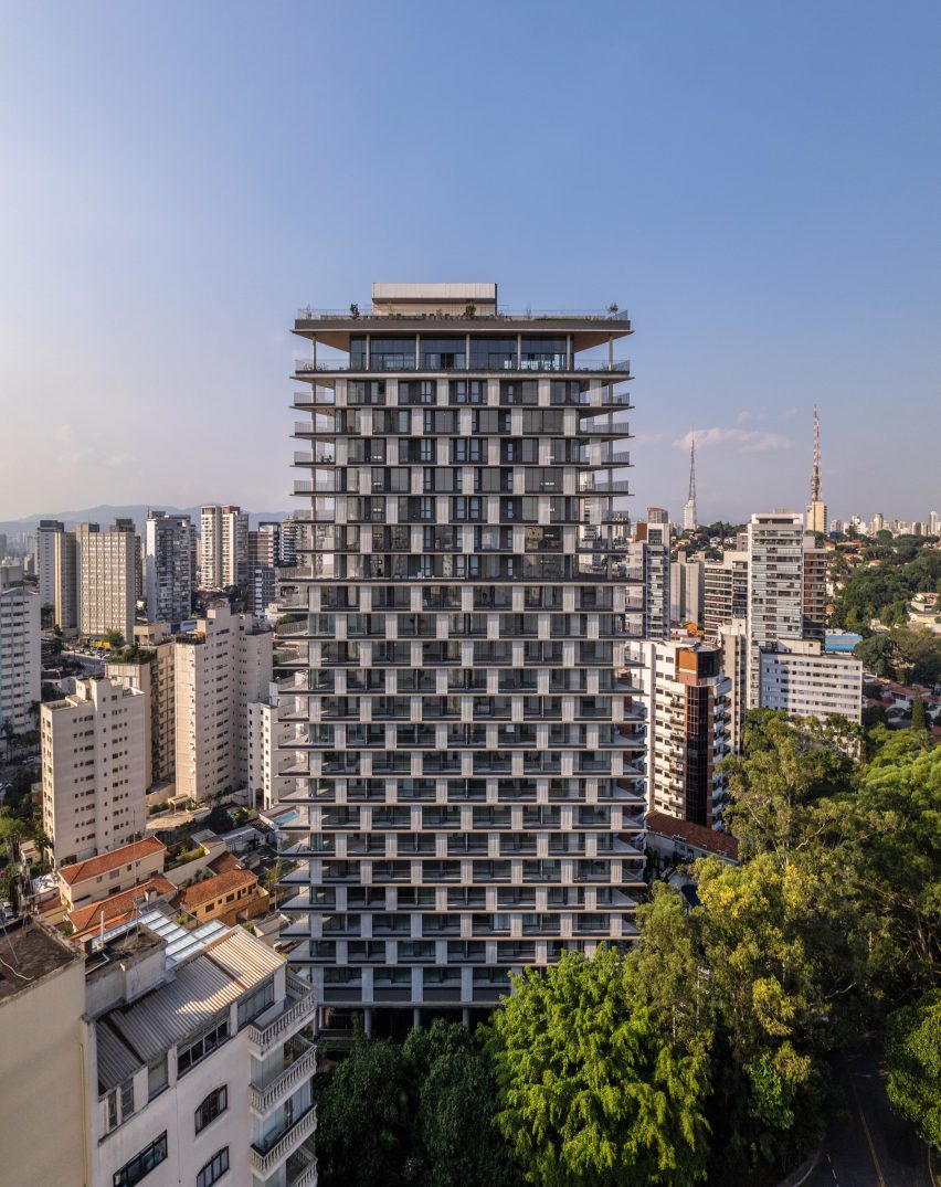 Onze22 tower by Triptyque