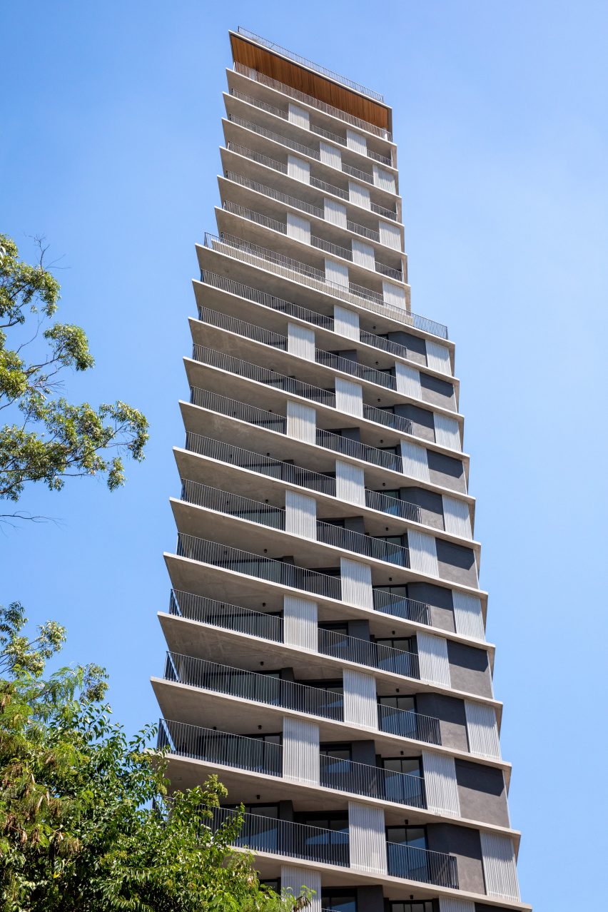 Onze22 tower by Triptyque
