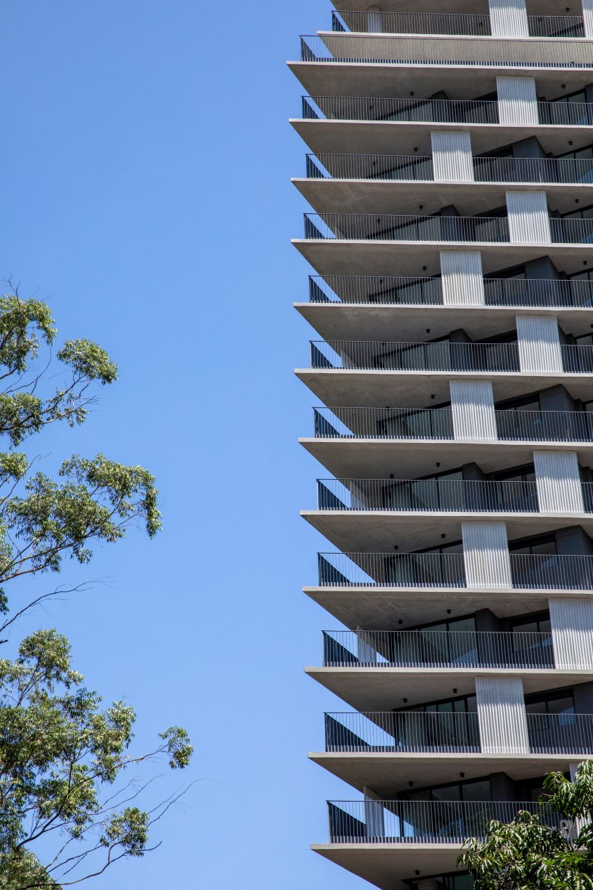 Onze22 tower by Triptyque