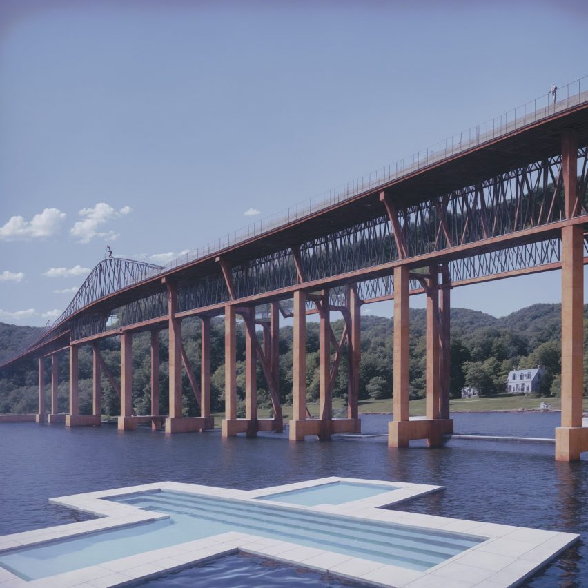 a floating pool in newburg