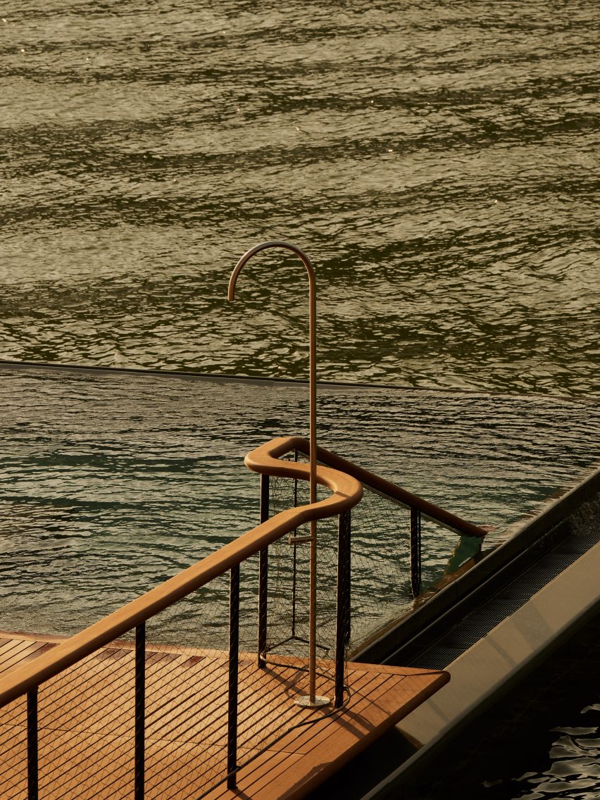 Infinity pool and spa at Lake Como, Italy, by Herzog & de Meuron