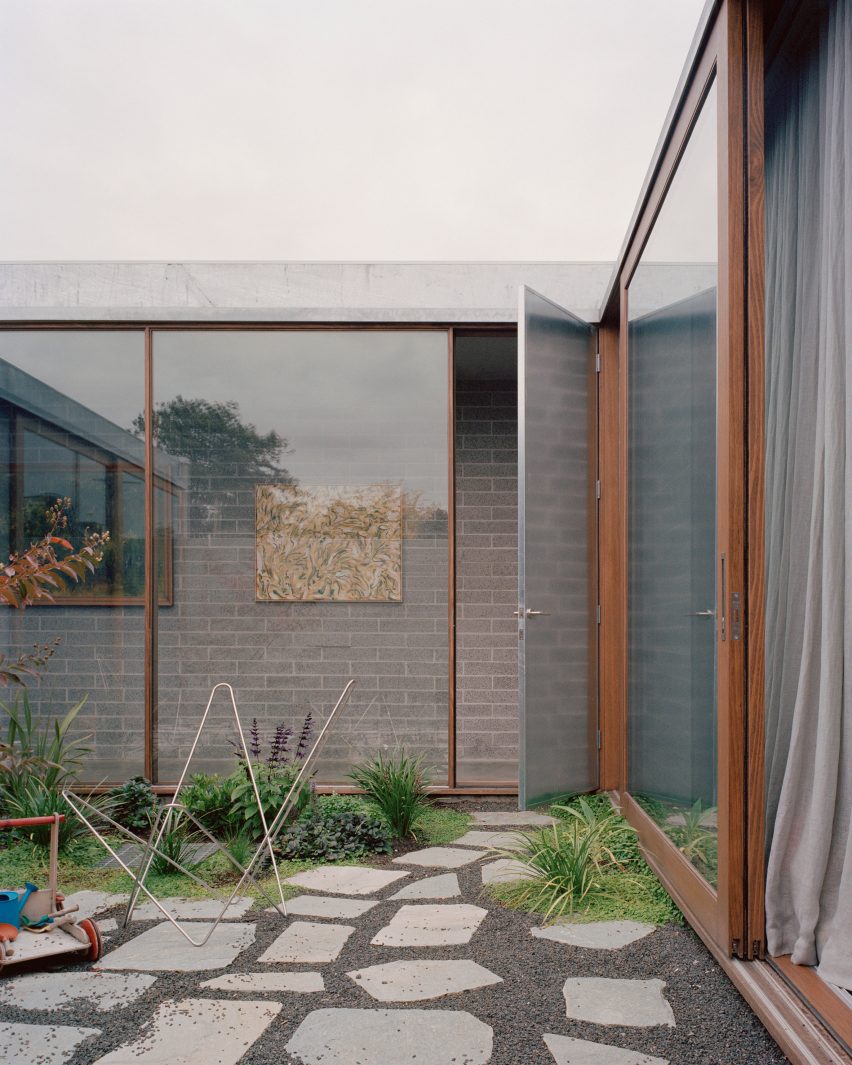 Quarry House in Melbourne by Winwood McKenzie