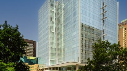 Renzo Piano stacks Toronto courthouse on top of massive atrium