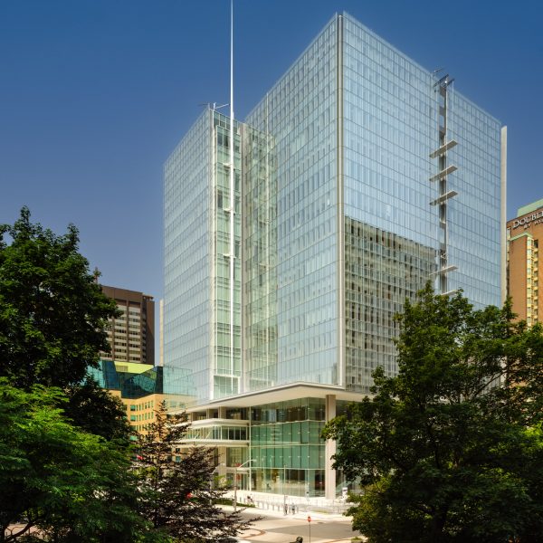 Renzo Piano stacks Toronto courthouse on top of massive atrium