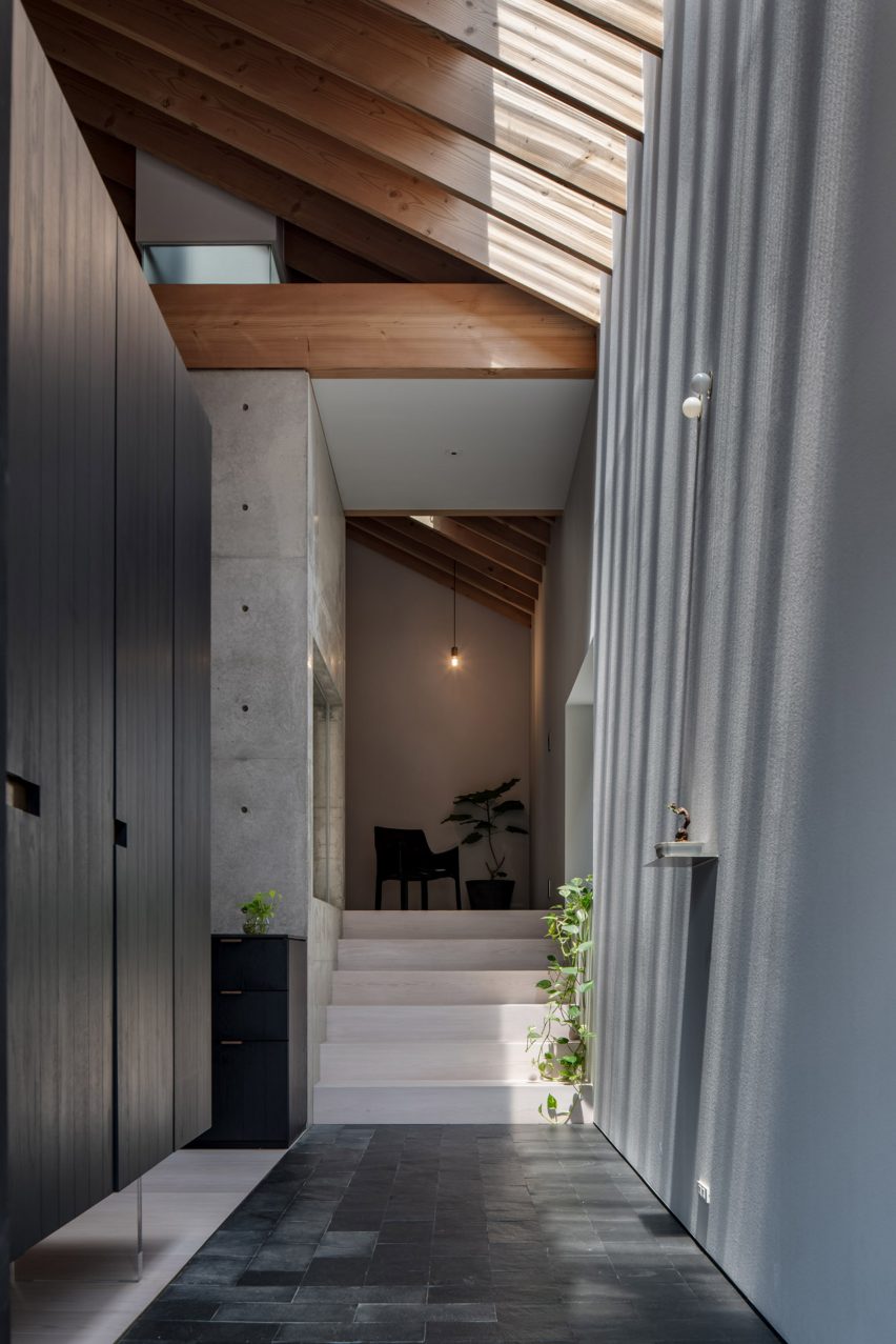 Yamaguchicho House in Japan by Slow