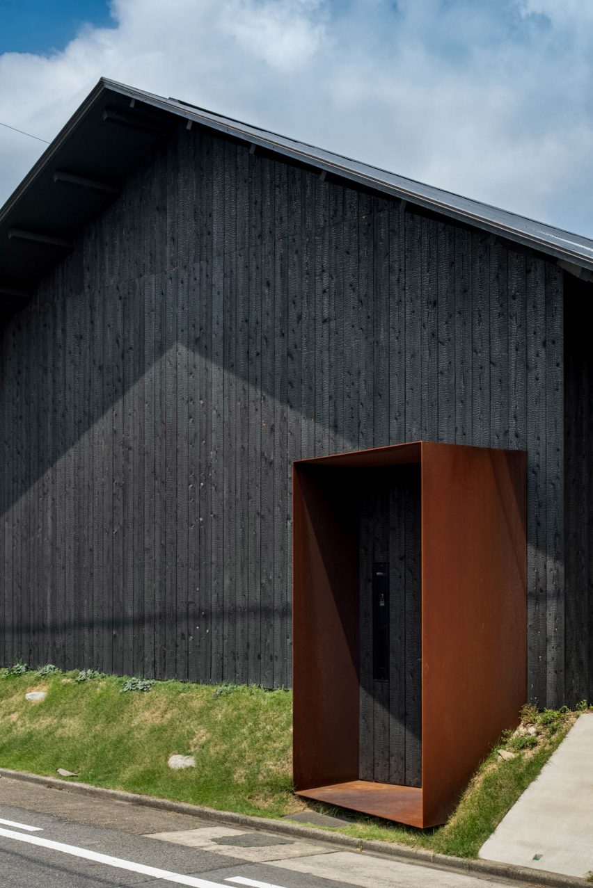 Yamaguchicho House in Japan by Slow