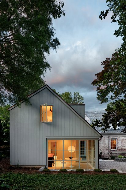 Wood-clad annex 