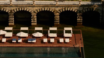 Infinity pool and spa at Lake Como, Italy, by Herzog & de Meuron
