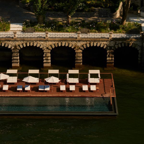 Infinity pool and spa at Lake Como, Italy, by Herzog & de Meuron