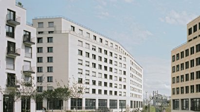 Paris net-zero carbon neighbourhood by TVK