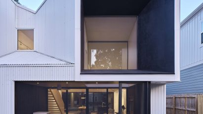 Steel Louise house by SILO