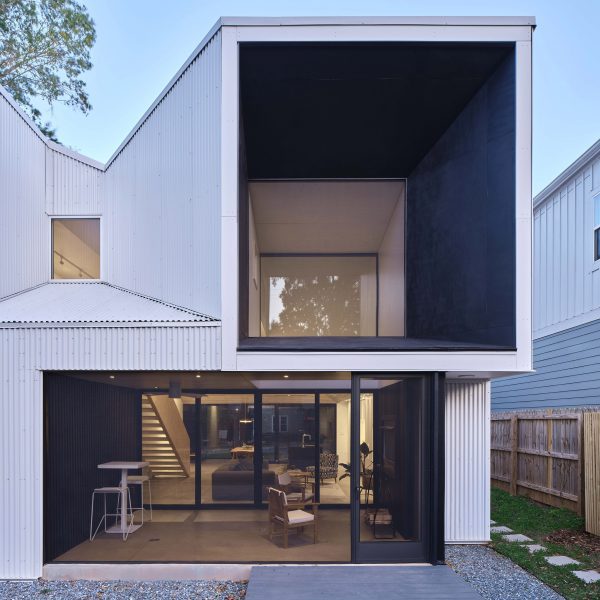 Steel Louise house by SILO