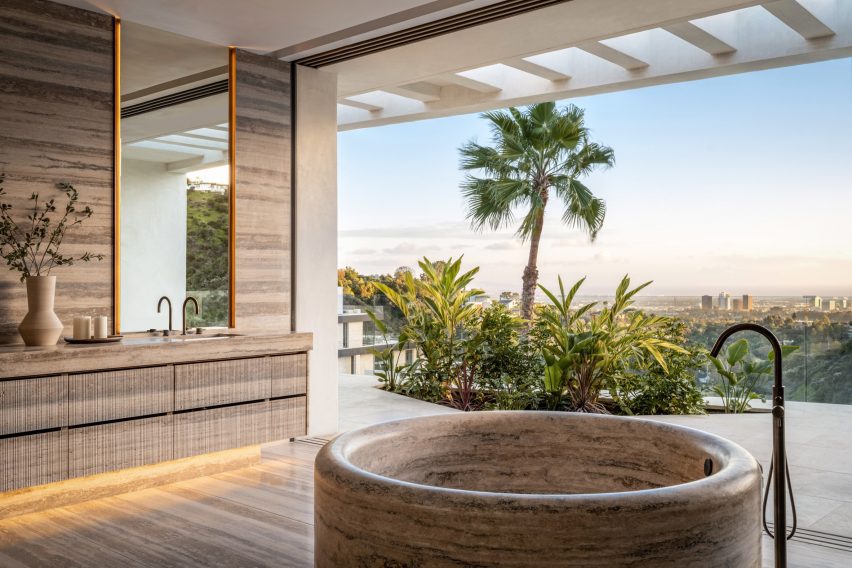 Circular stone bath