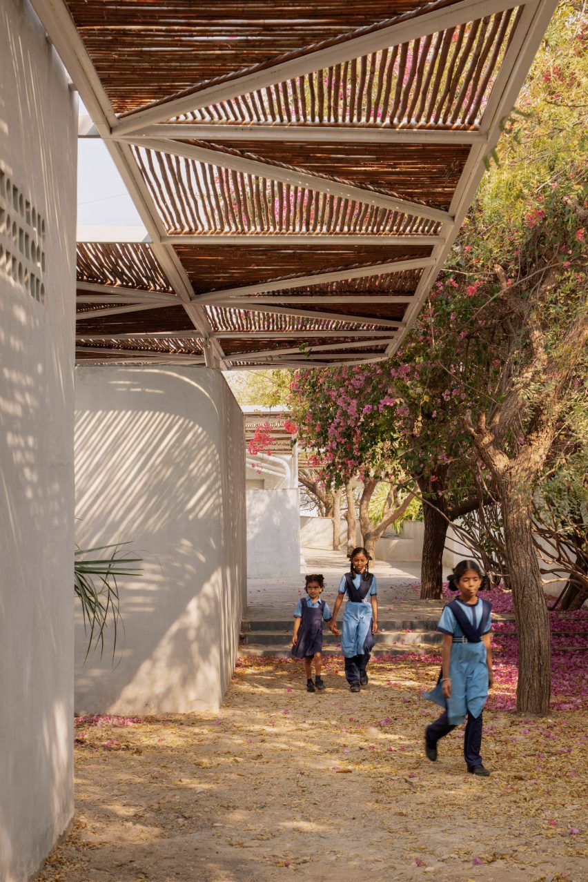 Talaricheruvu Rural School in India by CollectiveProject