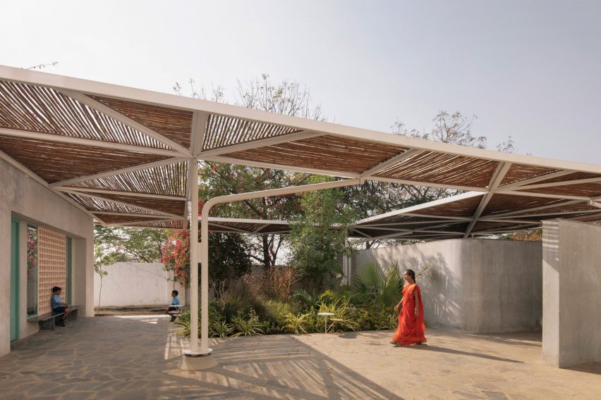 Talaricheruvu Rural School in India by CollectiveProject