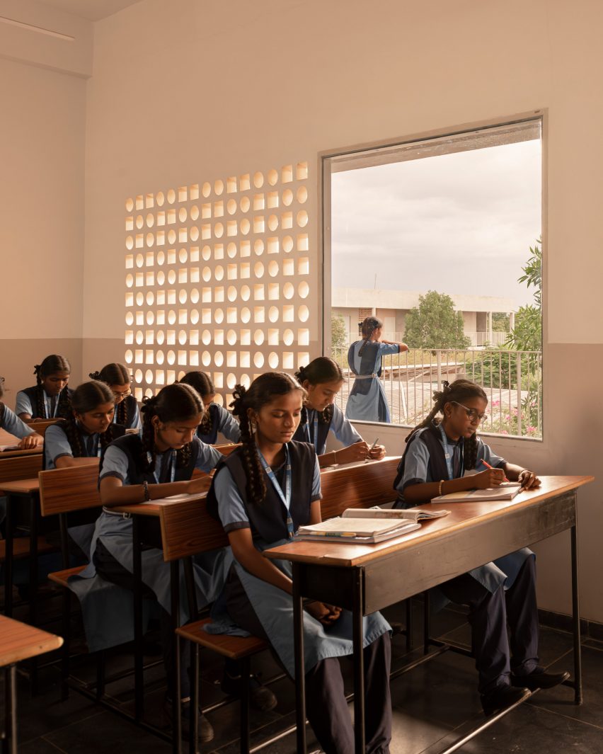 Talaricheruvu Rural School in India by CollectiveProject