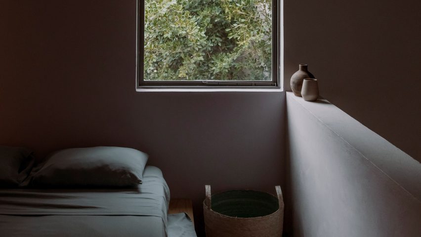 Moises Sánchez uses local construction methods for cubic Mexican house