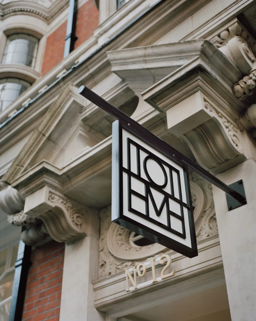 Sign outside Mount Street store