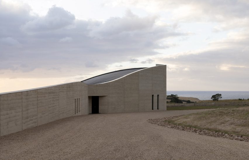 Rammed earth exterior of Peninsula House in Melbourne
