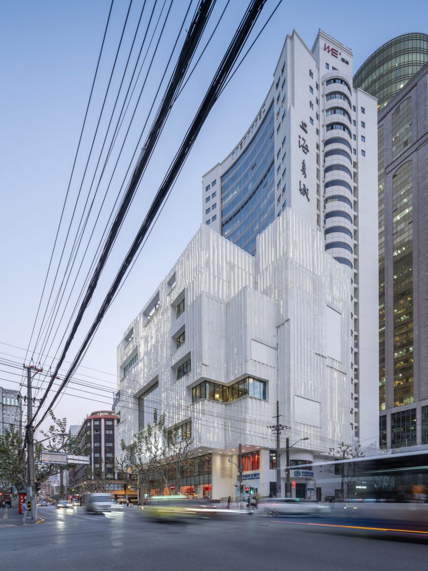 Exterior of Shanghai Book City by Wutopia Lab