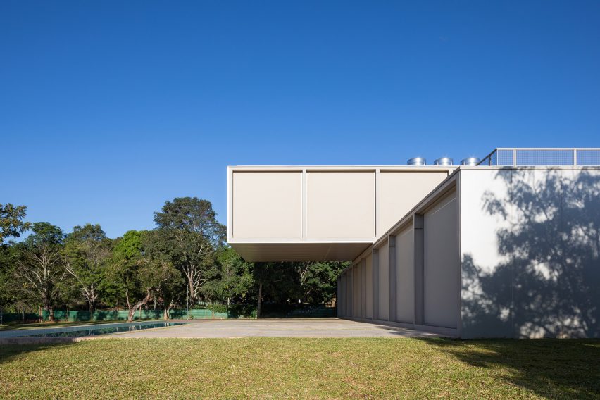 350 House by Bloco Arquitetos