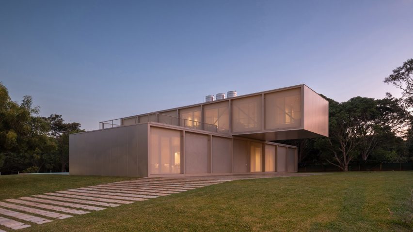 350 House by Bloco Arquitetos