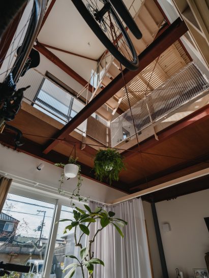 View of void within Osaka home by Akio Isshiki Architects