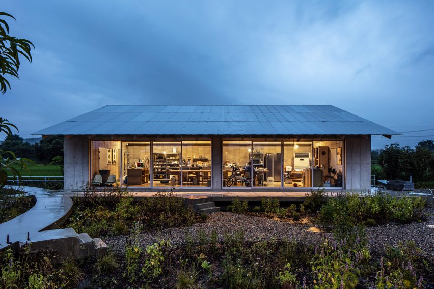 Concrete single-storey building in South Korea