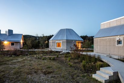 Concrete Hoji Gengneung houses in South Korea