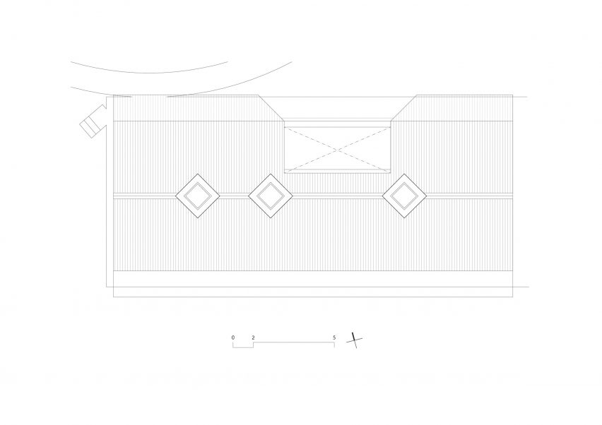 Roof plan of the gable roof house