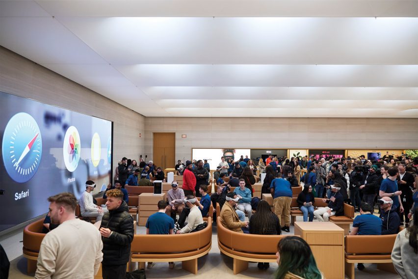 Apple Fifth Avenue store vision pro release
