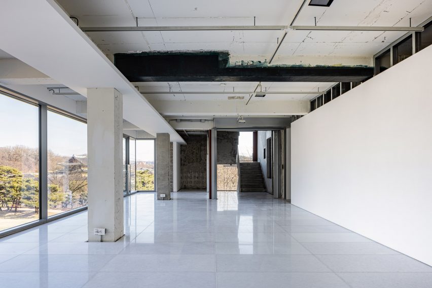 Arario Gallery by Schemata Architects