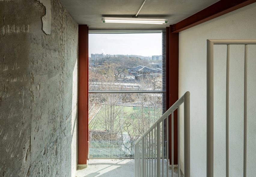 Arario Gallery by Schemata Architects