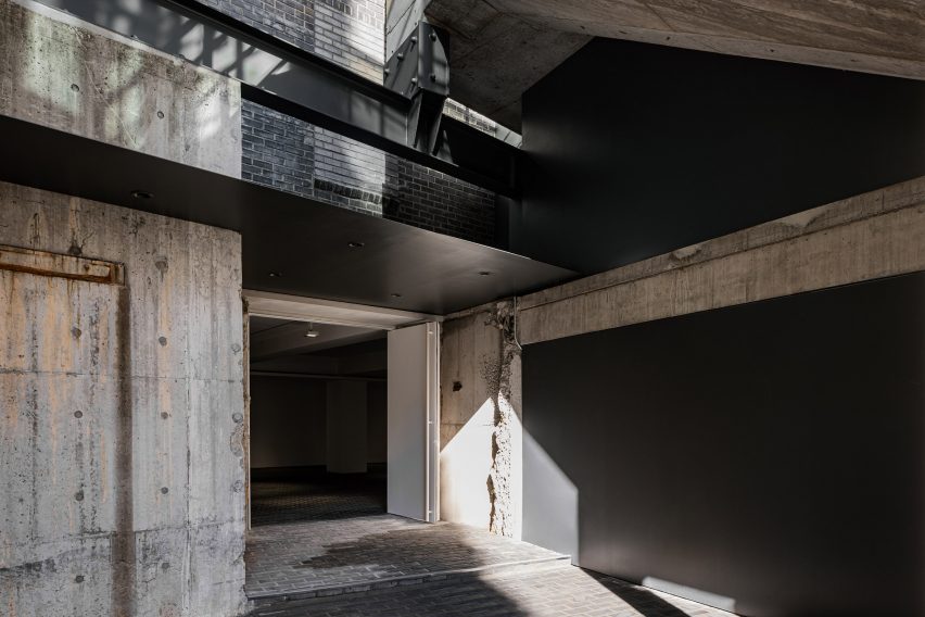 Arario Gallery by Schemata Architects