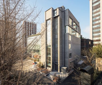 Exterior of the Arario Gallery in Seoul by Schemata Architects