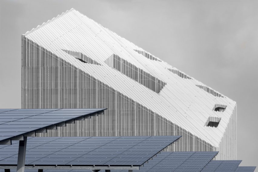 Pleated aluminium facade at the Bonfiglioli headquarters