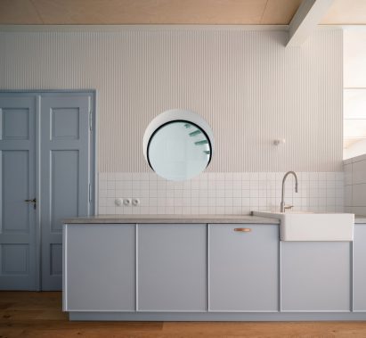 Kitchen of house by Byró Architekti