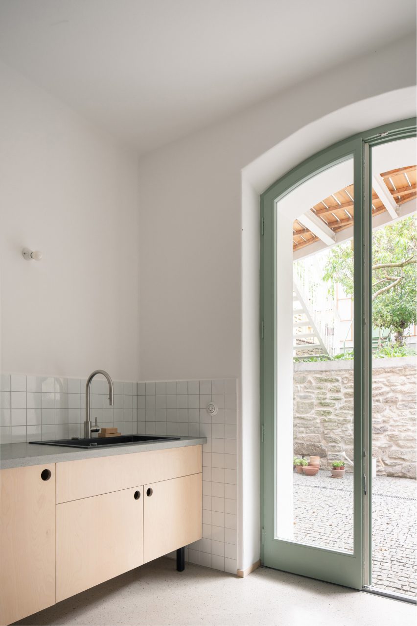 House in Kutná Hora by Byró Architekti