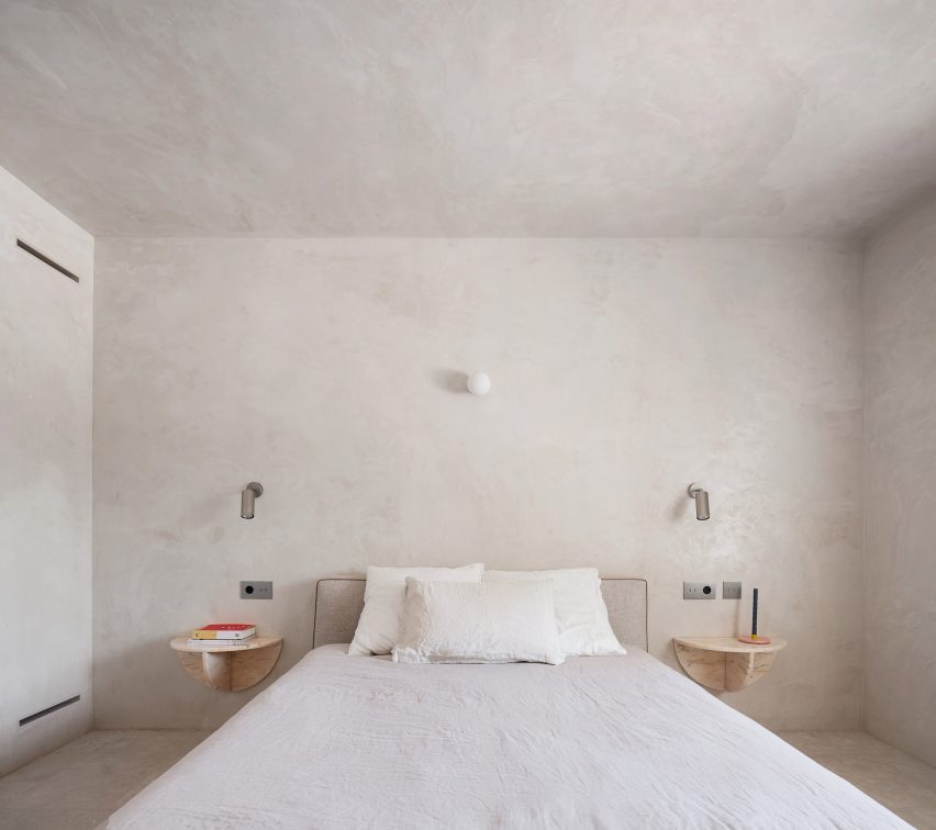 Minimal bedroom