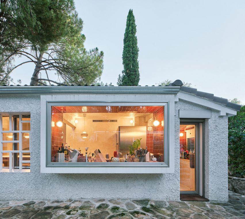 Casamontesa renovation of 1970s bungalow