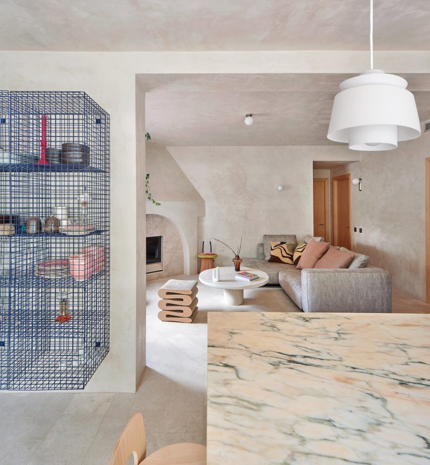 Casamontesa house with marble counter