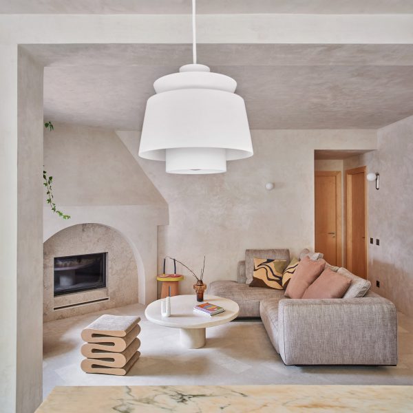 Casamontesa house with arched fireplace
