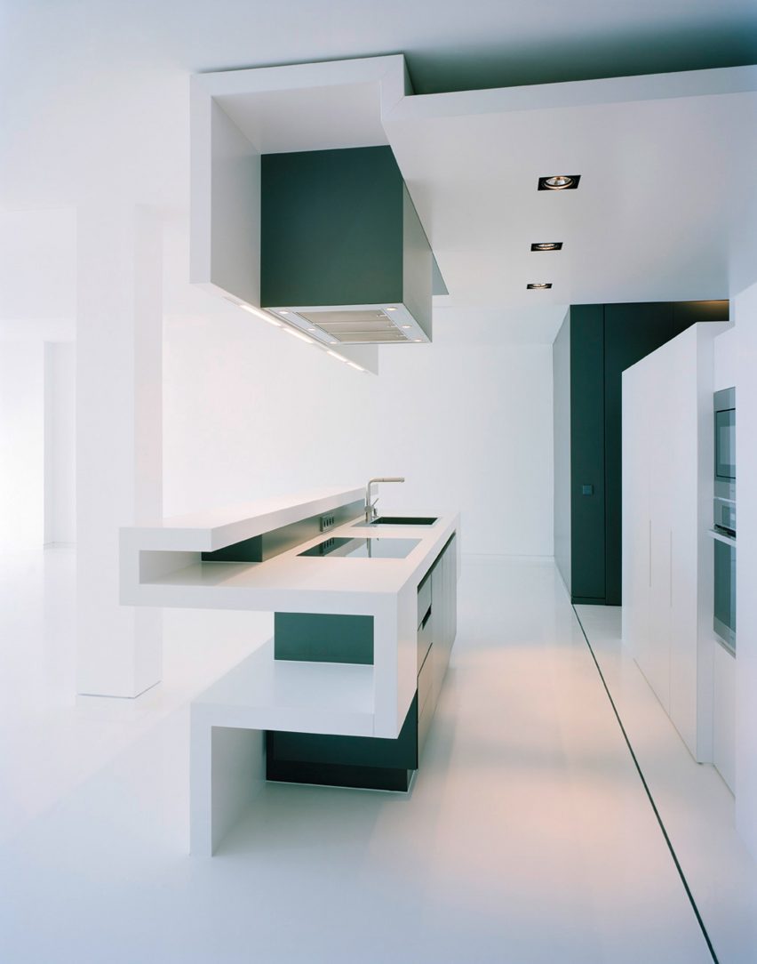 Corian Solid Surface range used across kitchen countertops in a Berlin apartment