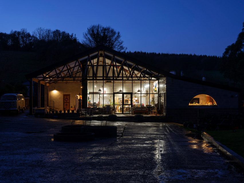 Cowshed by David Kohn Architects