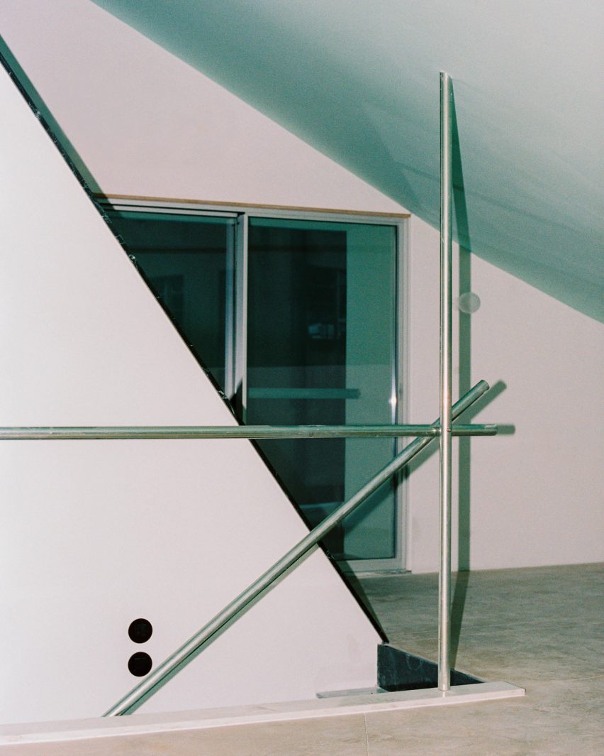 House of many faces by Fala Atelier in Porto
